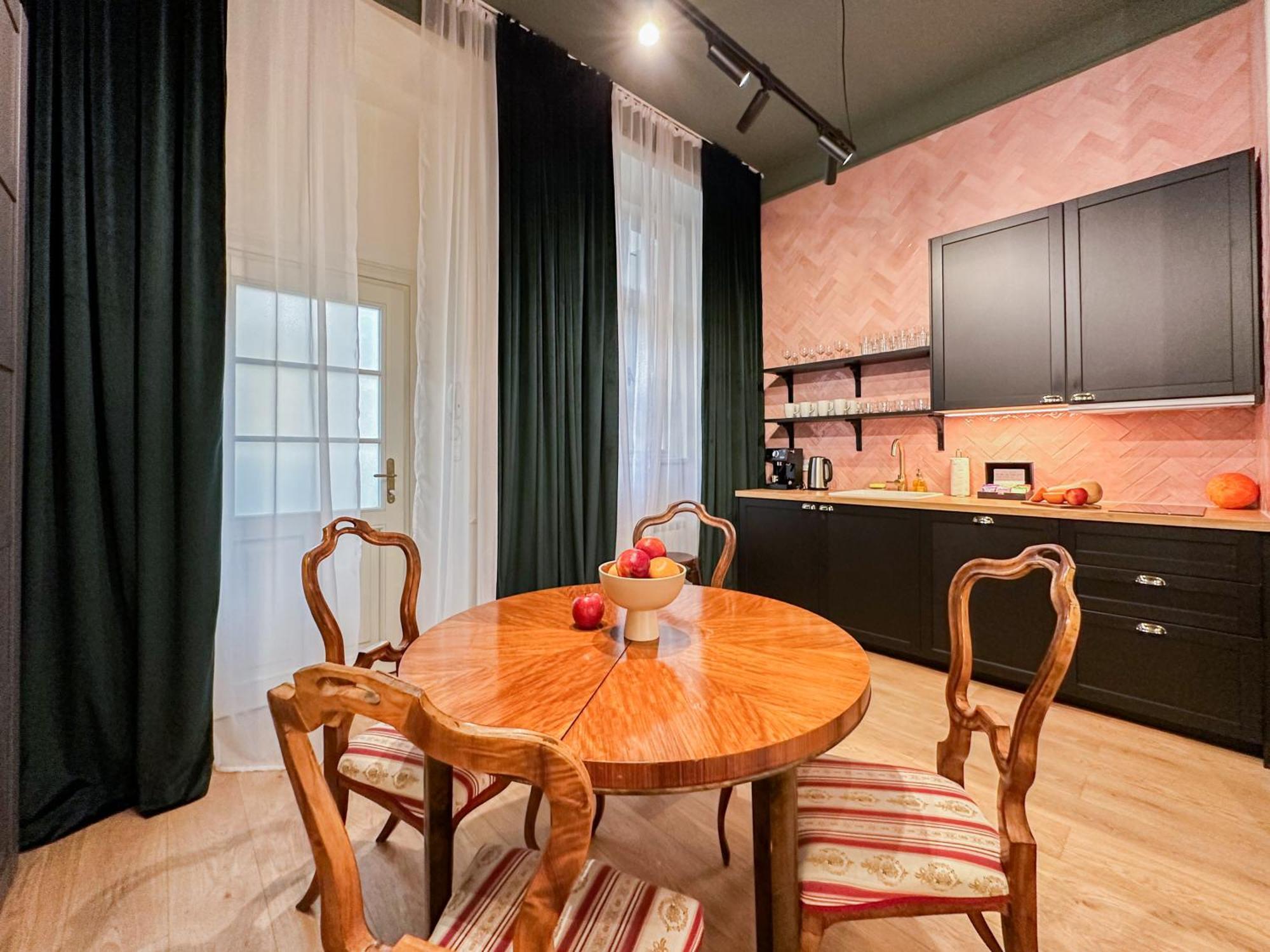 Turnkey I Antonin Dvorak Apartments Praha Ruang foto